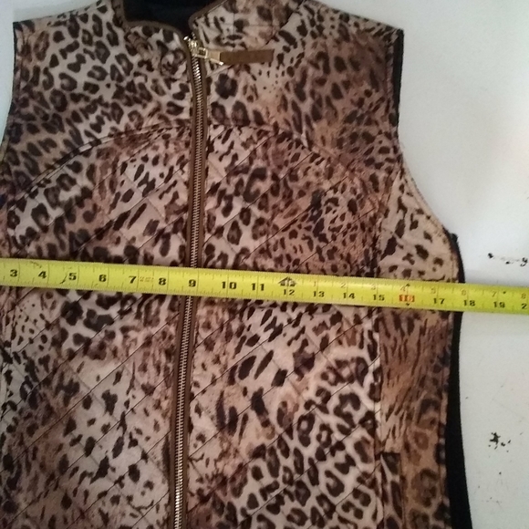 QUILTED Cheetah Lined Vest Size S/Petite - Picture 7 of 9